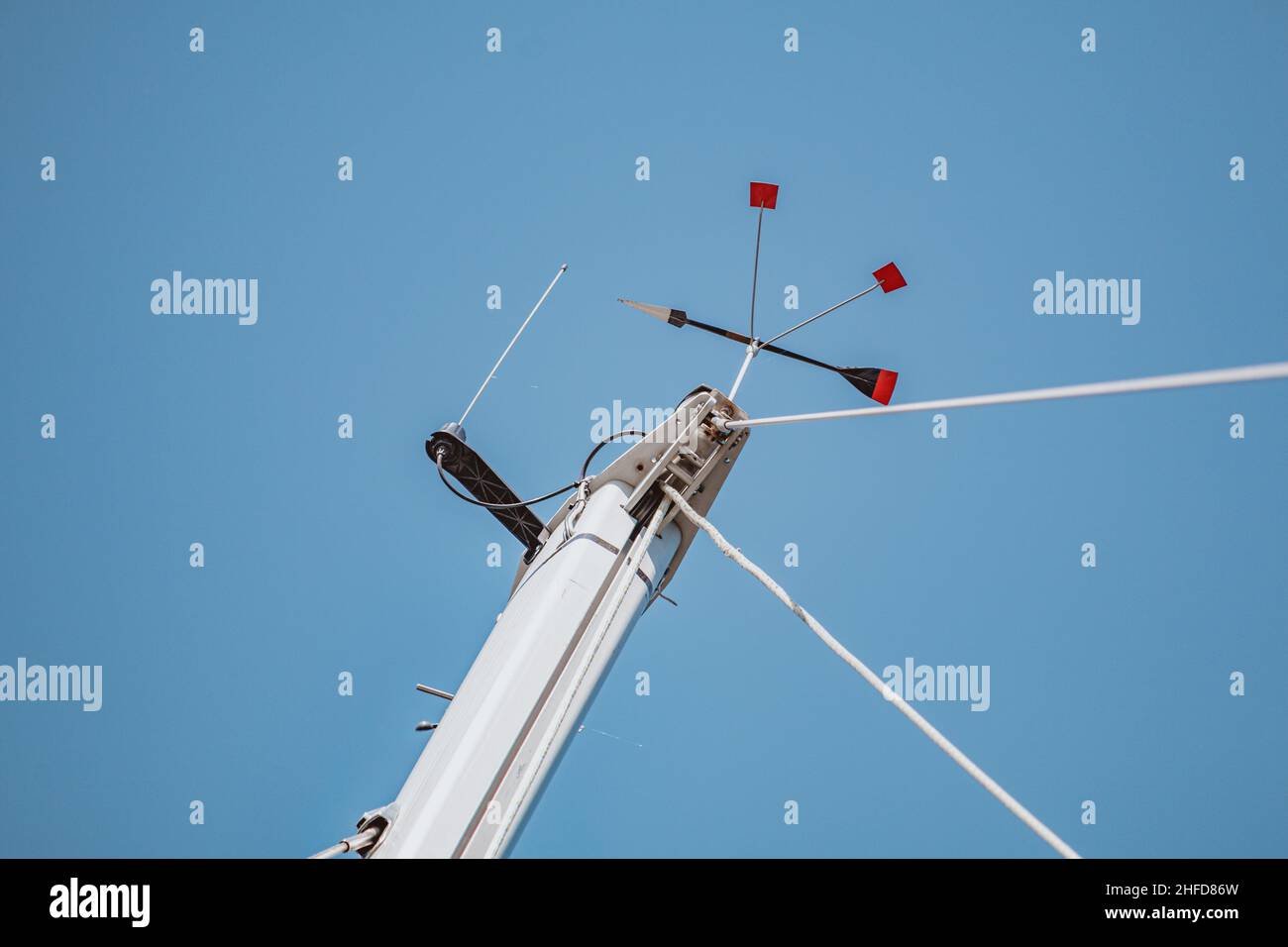 Vista del clicker su un albero su un'imbarcazione a vela Foto Stock