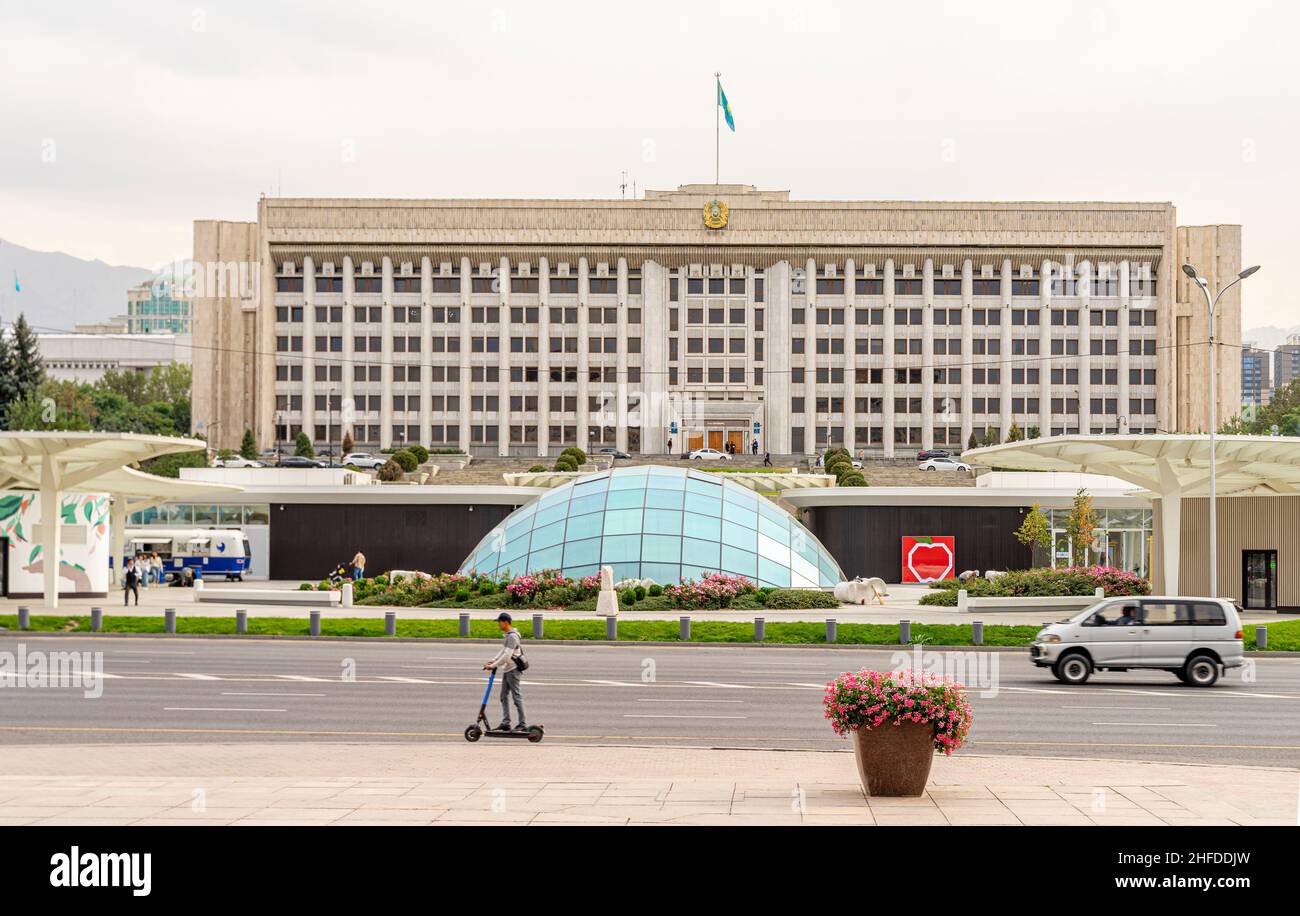 Akimat della città di Almaty. Governo, edificio del municipio di akim, Kazakhstan, Asia centrale Foto Stock