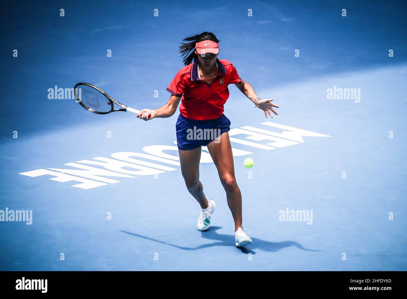 Melbourne, Victoria, Australia. 15th Jan 2022. Emma Raducanu si esercita in anticipo sul 2022 Australian Open al Melbourne Park il 15 gennaio 2022 a Melbourne, Australia. (Credit Image: © Chris Putnam/ZUMA Press Wire) Foto Stock Melbourne, Victoria, Australia. 15th Jan 2022. Emma Raducanu si esercita in anticipo sul 2022 Australian Open al Melbourne Park il 15 gennaio 2022 a Melbourne, Australia. (Credit Image: © Chris Putnam/ZUMA Press Wire) Foto Stock