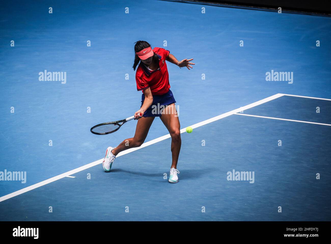 Melbourne, Victoria, Australia. 15th Jan 2022. Emma Raducanu si esercita in anticipo sul 2022 Australian Open al Melbourne Park il 15 gennaio 2022 a Melbourne, Australia. (Credit Image: © Chris Putnam/ZUMA Press Wire) Foto Stock Melbourne, Victoria, Australia. 15th Jan 2022. Emma Raducanu si esercita in anticipo sul 2022 Australian Open al Melbourne Park il 15 gennaio 2022 a Melbourne, Australia. (Credit Image: © Chris Putnam/ZUMA Press Wire) Foto Stock