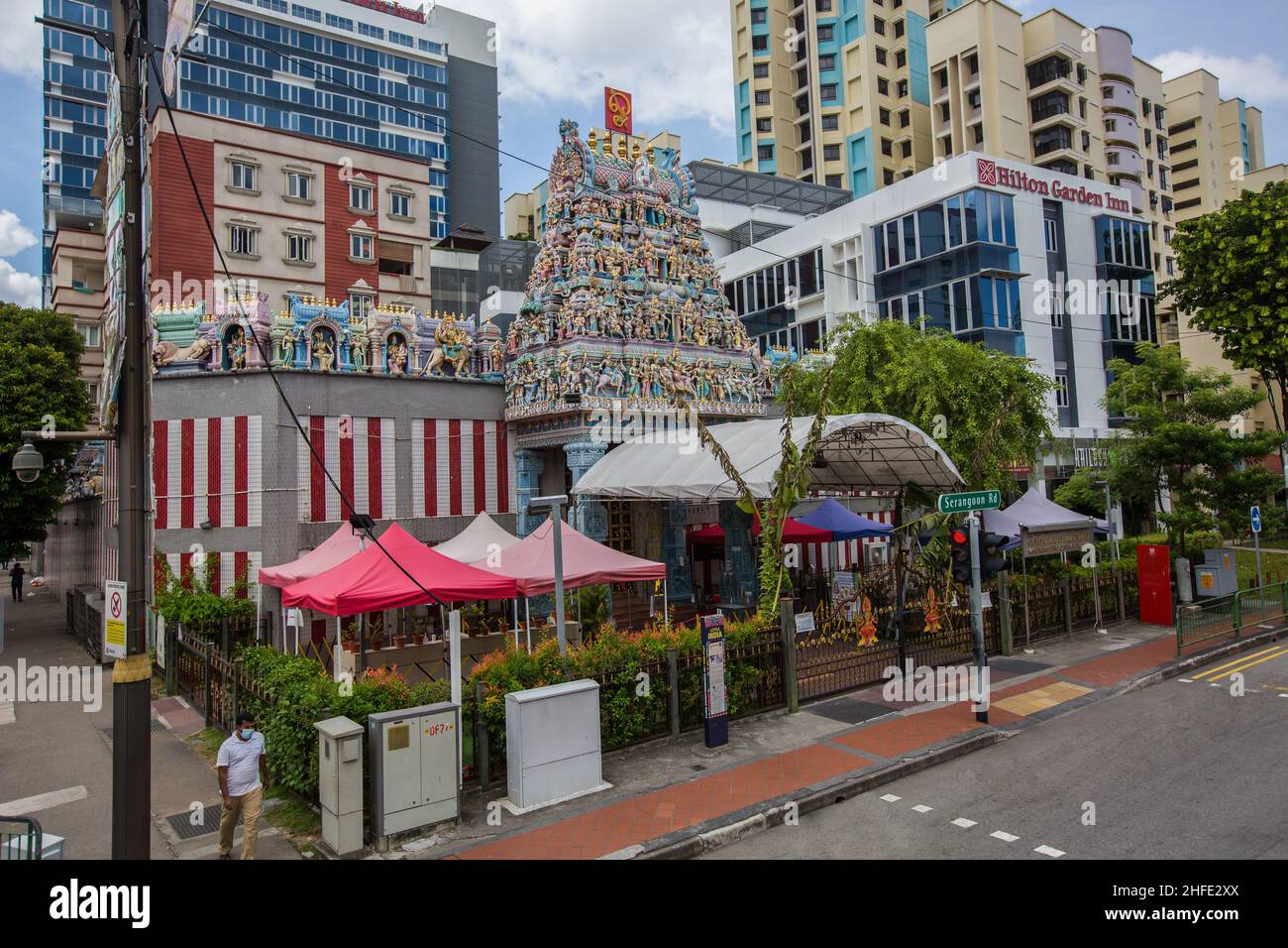 L'architettura del tempio di Sri Veeramakaliamman è uno dei più antichi di Singapore, situato lungo Serangoon Road. E' anche un popolare luogo di ritrovo turistico. Foto Stock