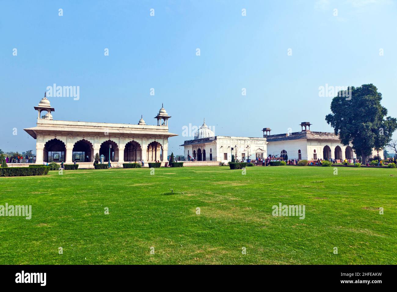 Marmo intarsiato, colonne ed archi, sala di udienza privata o Diwan I Khas nella Lal Qila o Red Fort di Delhi, India Foto Stock