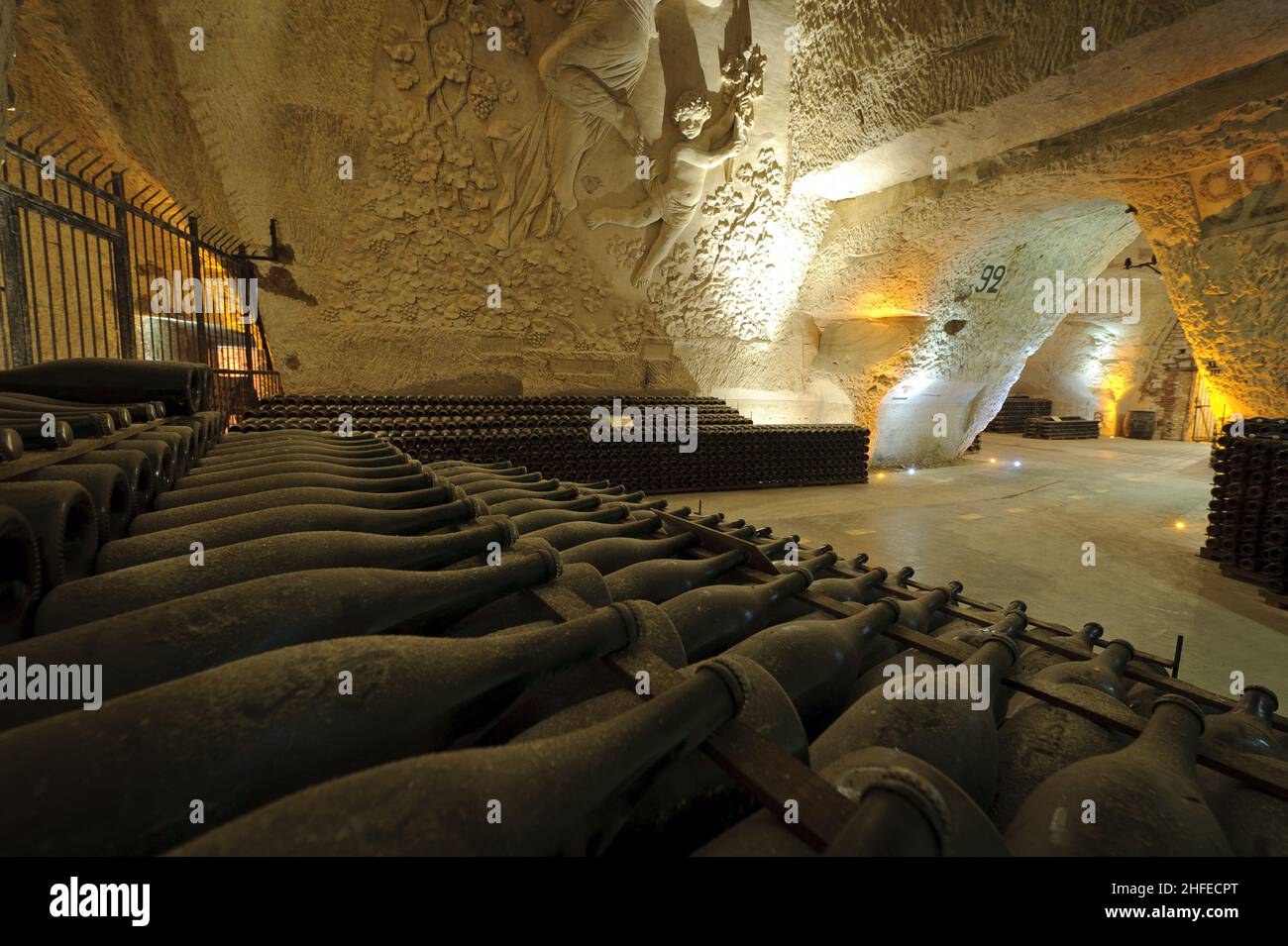 FRANCIA - MARNE (51) - LE CANTINE VEUVE CLIQUOT PONSARDIN CHAMPAGNE (LVMH) Foto Stock