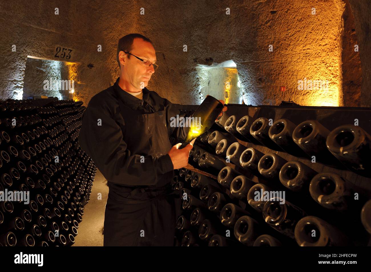 FRANCIA - MARNE (51) - LE CANTINE VEUVE CLIQUOT PONSARDIN CHAMPAGNE (LVMH) Foto Stock