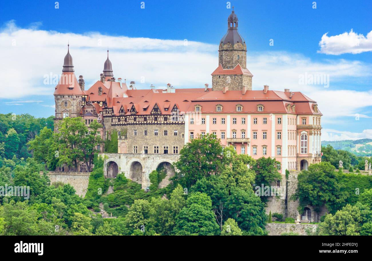 Completato nel 1292 e il più grande castello della regione della Slesia, il castello di Książ unisce architettura gotica, barocca e rococò è un mix maestoso Foto Stock