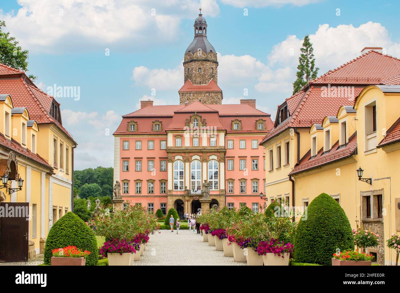 Completato nel 1292 e il più grande castello della regione della Slesia, il castello di Książ unisce architettura gotica, barocca e rococò è un mix maestoso Foto Stock
