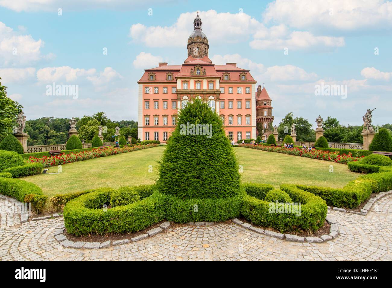 Completato nel 1292 e il più grande castello della regione della Slesia, il castello di Książ unisce architettura gotica, barocca e rococò è un mix maestoso Foto Stock