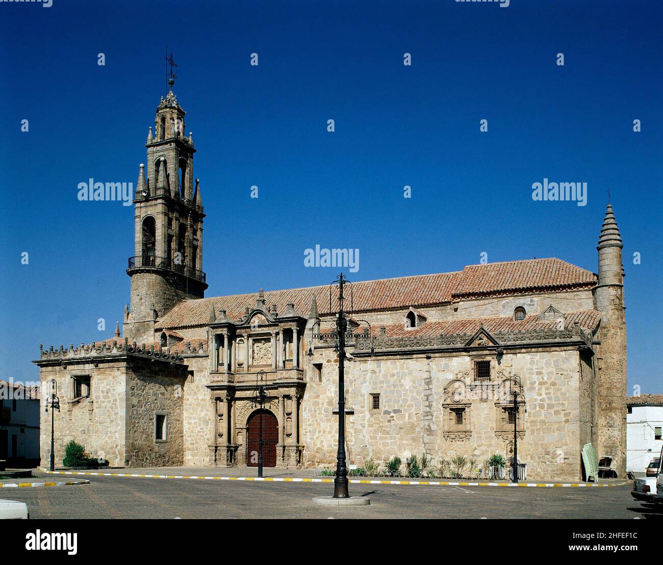 IGLESIA DE SAN JUAN BAUTISTA DE HINOJOSA DEL DUQUE CONOCIDA COMO LA CATEDRAL DE LA SIERRA - SIGLO XVI - INICIADA POR HERNAN RUIZ EL VIE. AUTORE: HERNAN RUIZ II O HERNAN RUIZ EL JOVEN. LOCALITÀ: IGLESIA DE SAN JUAN BAUTISTA. HINOJOSA DEL DUQUE. CORDOBA. SPAGNA. Foto Stock