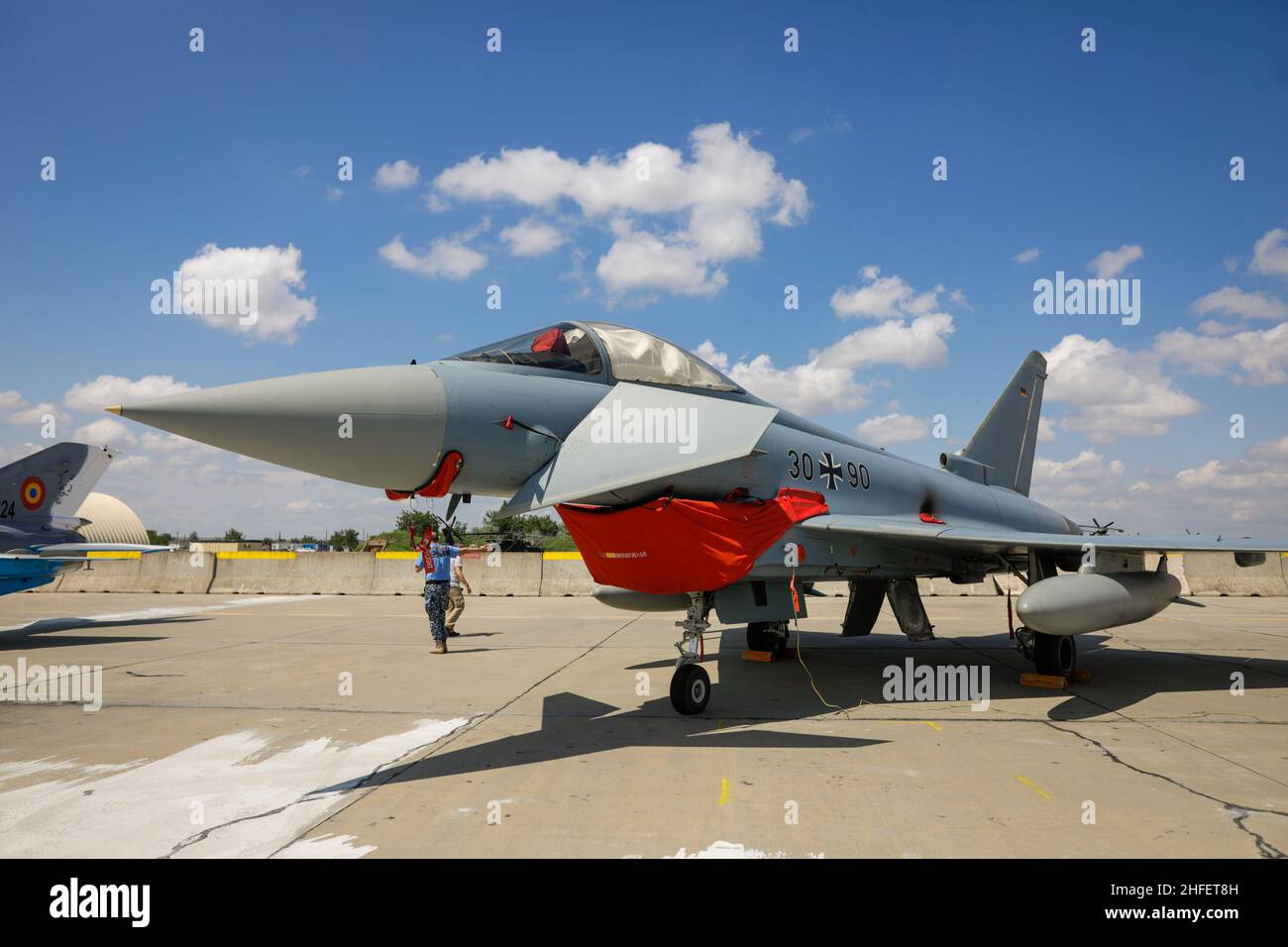 Mihail Kogalniceanu, Romania - 2 luglio 2021: Aereo da caccia tedesco Eurofighter Typhoon in mostra durante un esercizio di polizia aerea. Foto Stock