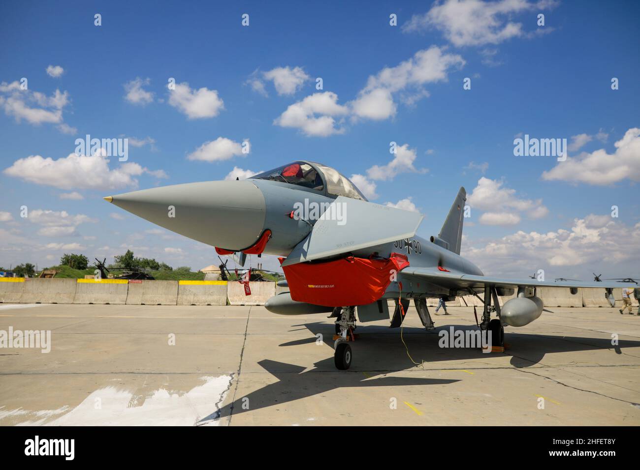 Mihail Kogalniceanu, Romania - 2 luglio 2021: Aereo da caccia tedesco Eurofighter Typhoon in mostra durante un esercizio di polizia aerea. Foto Stock