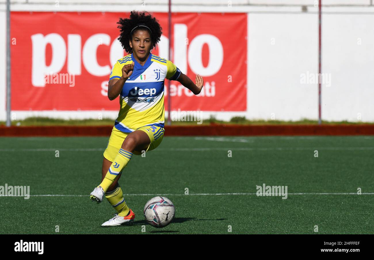 Sara Gama (3) Juventus Women durante il Campionato Italiano di Calcio a Women 2021/2022 Match tra Pomigliano Femminile vs Juventus Women allo stadio Ugo Gobbato il 16 gennaio 2022 Foto Stock