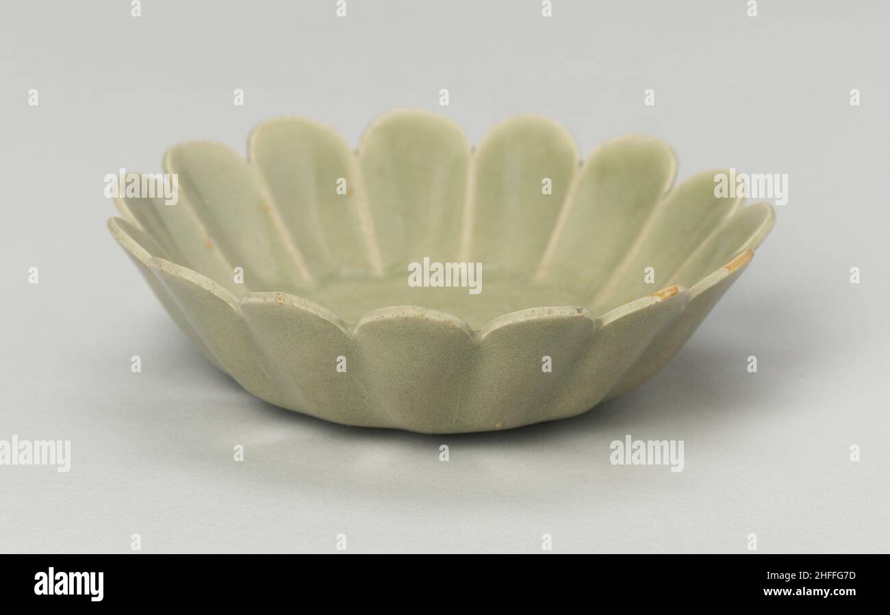 Piatto di smerloped-Rimmed, dinastia della canzone del sud (1127-1279). Foto Stock