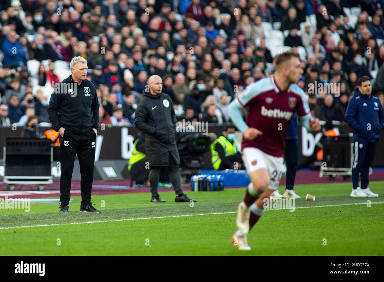 Londra, Regno Unito. 16th Jan 2022. Il manager del West Ham United David Moyes (l) guarda avanti dalla linea di contatto. Premier League Match, West Ham Utd contro Leeds United al London Stadium, Queen Elizabeth Olympic Park di Londra domenica 16th gennaio 2022. Questa immagine può essere utilizzata solo a scopo editoriale. Solo per uso editoriale, licenza richiesta per uso commerciale. Nessun uso in scommesse, giochi o un singolo club/campionato/player pubblicazioni. pic di Lewis Mitchell/Andrew Orchard sport fotografia/Alamy Live news credito: Andrew Orchard sport fotografia/Alamy Live News Foto Stock