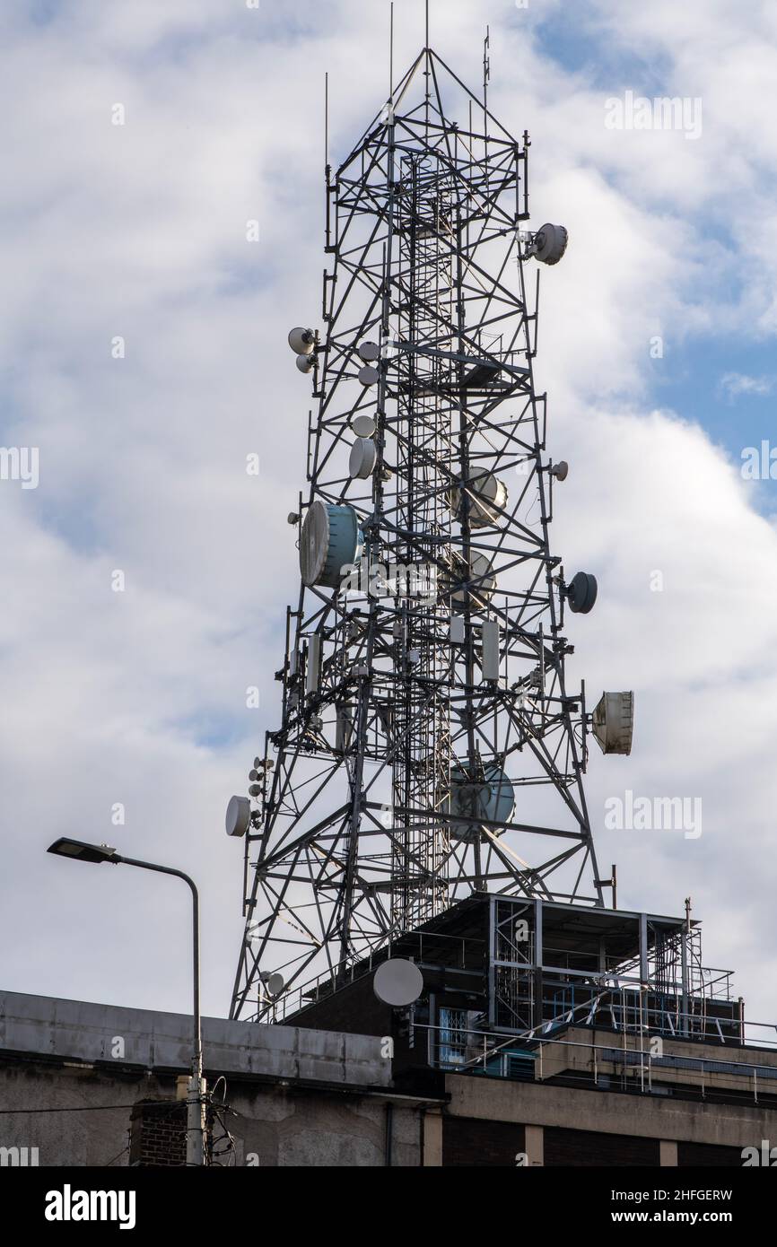 Stazione di teleruttore per radio e telefono, onde televisive Foto Stock
