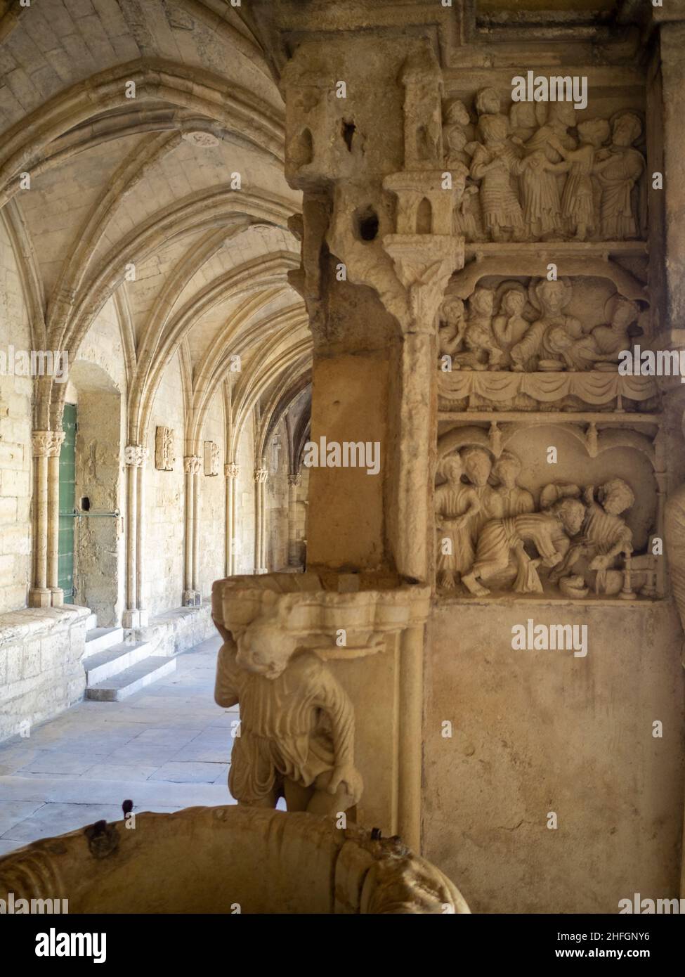 Dettagli della scultura del chiostro di San Trofime, Arles Foto Stock