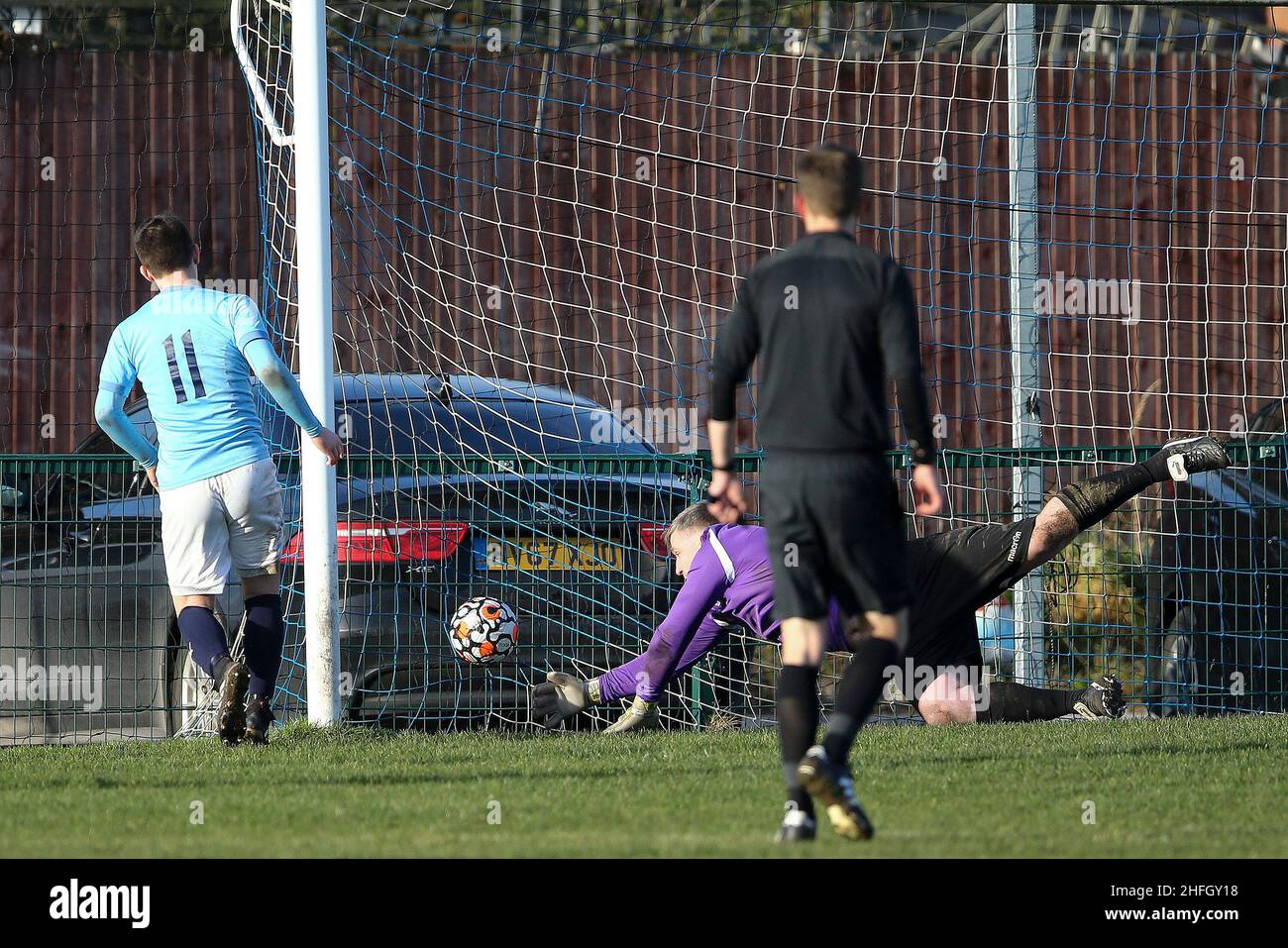 La partita della fa National Sunday Cup tra il Dock AFC e il Campfield FC alla Prahbu Ventures Ltd. Arena di Camell Laird FC, Birkenhead domenica 16th gennaio 202 Foto Stock