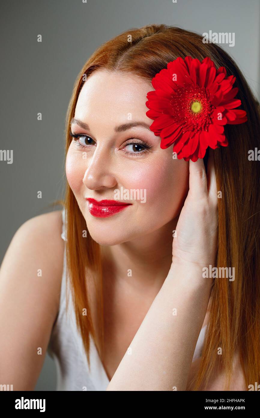 Divano labbra rosse immagini e fotografie stock ad alta risoluzione - Alamy