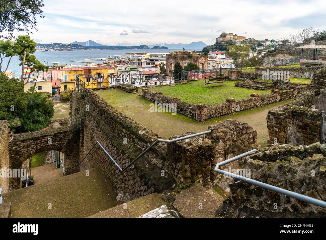 Veduta del parco archeologico di Baiae situato sul suggestivo Golfo di Napoli, regione Campania, Italia Foto Stock