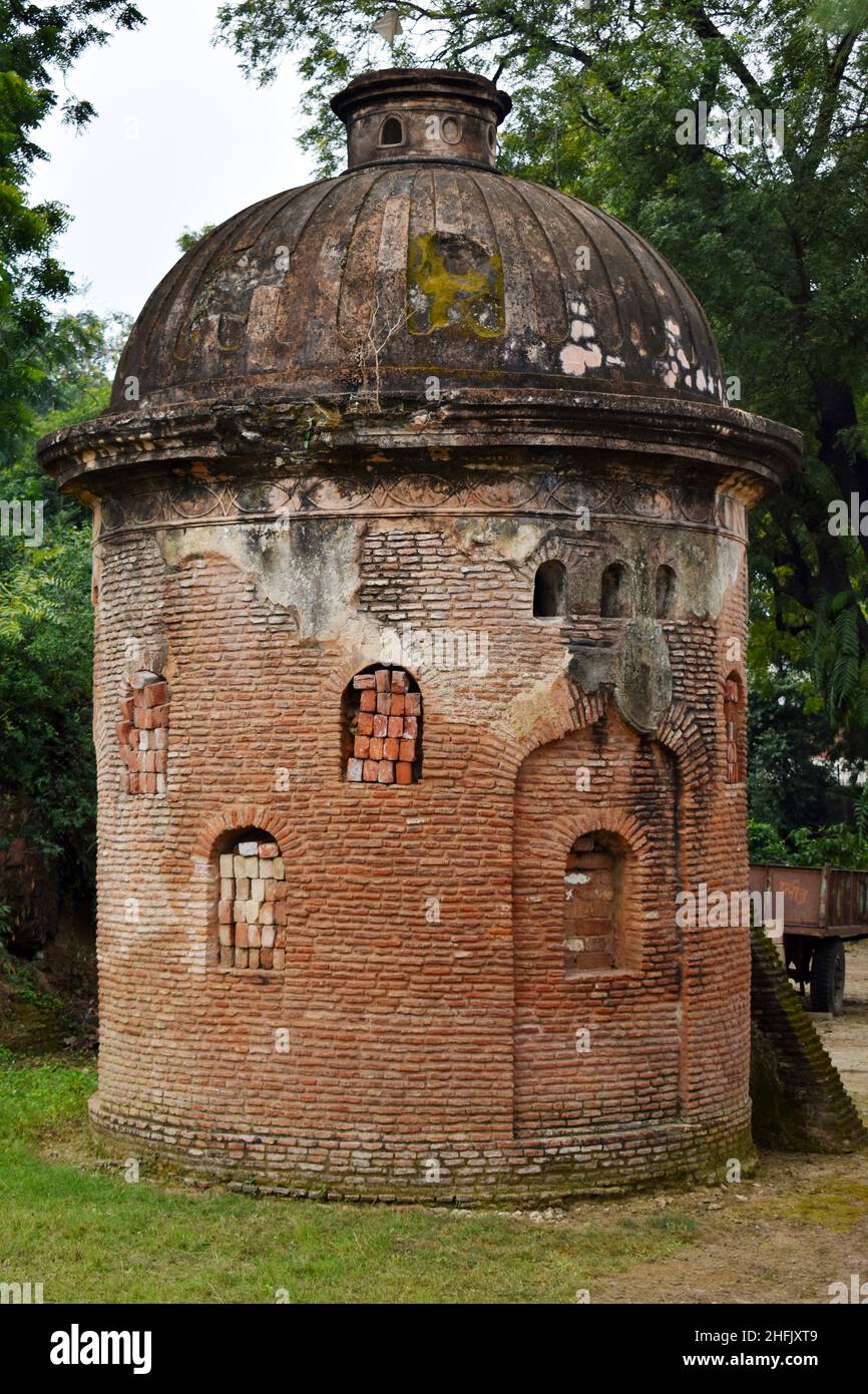 Una cupola della residenza britannica costruita da Nawab Asaf Ud-Daulah completata da Nawab Saadat Ali Khan alla fine del 1700s per il generale britannico Lucknow, Uttar Foto Stock