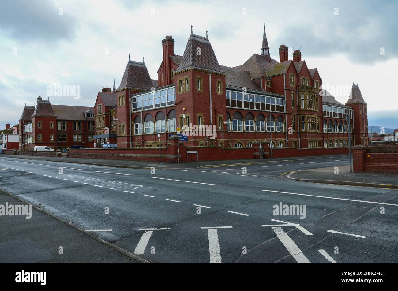 Rhyl, Regno Unito. 25 dicembre 2021. Il Royal Alexandra Hospital è un ospedale comunitario. Si tratta di un edificio storico. È gestito dalla Betsi Cadwaladr University Hera Foto Stock