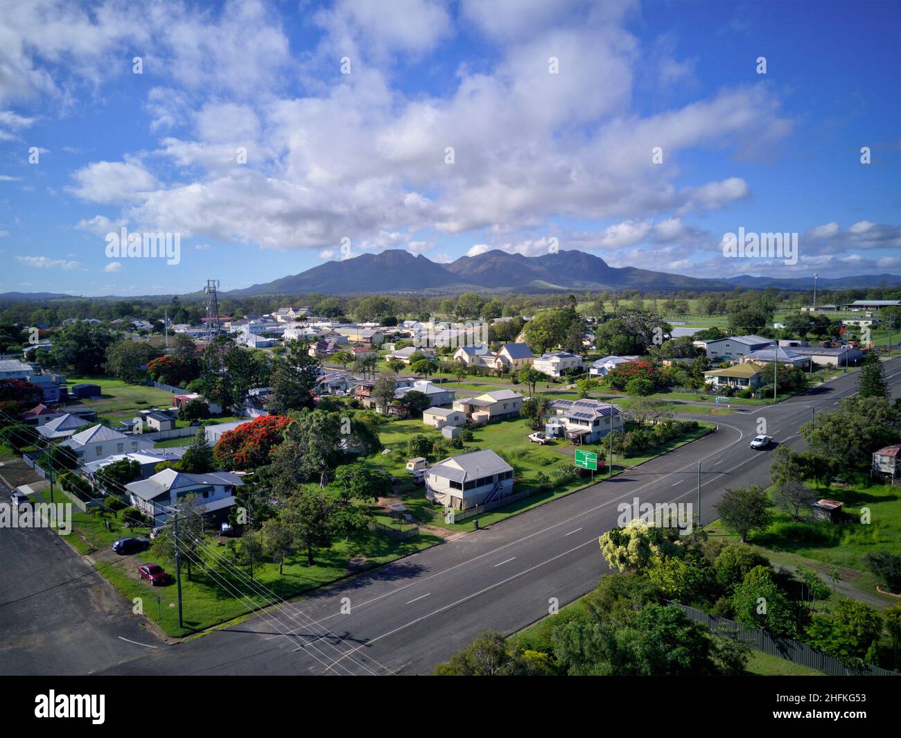 Antenna di Biggenden con Monte Walsh in background Queensland Australia Foto Stock