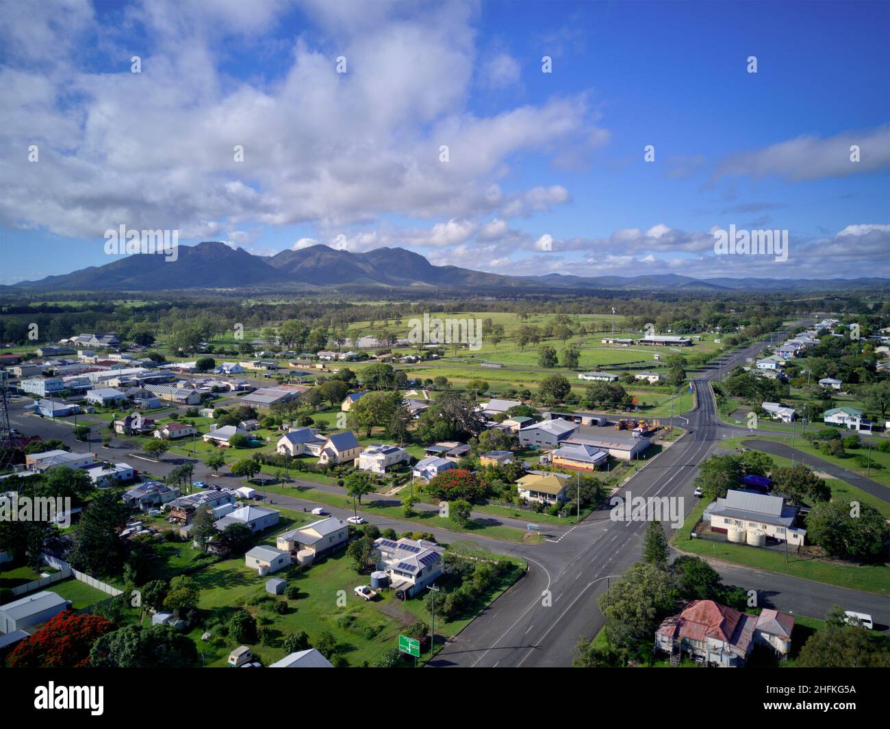 Antenna di Biggenden con Monte Walsh in background Queensland Australia Foto Stock