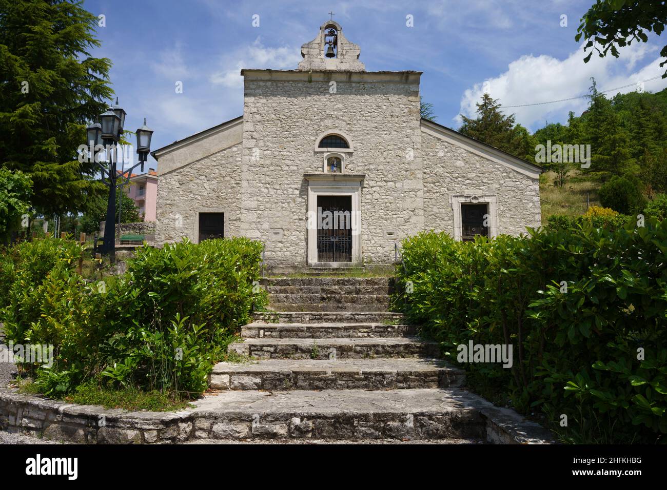 Esterno della vecchia chiesa di Castelpetroso, provincia di Isernia, Molise, Italia Foto Stock