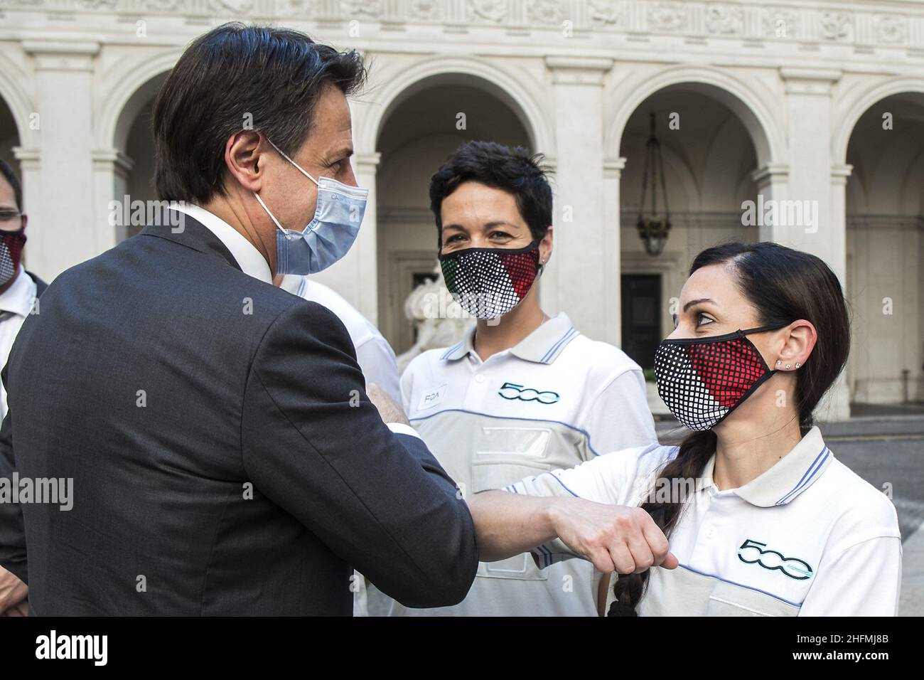 Roberto Monaldo / LaPresse 03-07-2020 Roma (Italia) Palazzo Chigi - Presentazione della nuova Fiat elettrica 500 al primo Ministro Giuseppe Conte nella foto Foto Stock