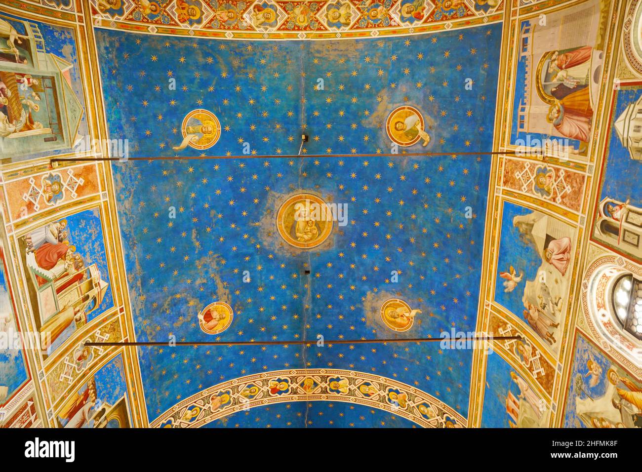 Vista della pietra miliare Cappella degli Scrovegni (Cappella degli Scrovegni, Cappella Arena), parte del Museo Civico di Padova, con un ciclo di affreschi di Giotto compl Foto Stock