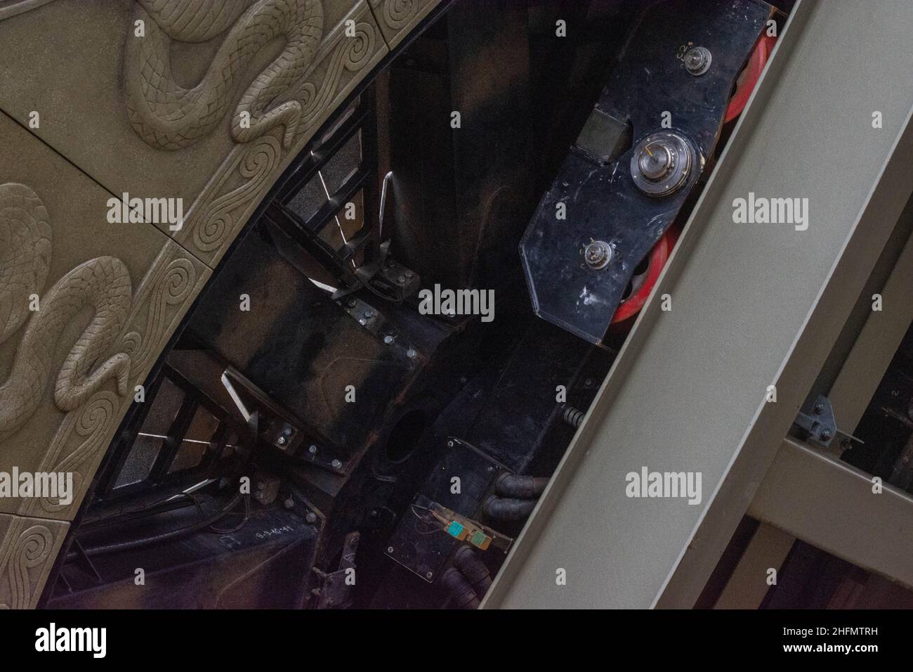 CWOA Chessington World of Adventure, parco a tema e zoo Londra Inghilterra GB UK Tiger Falls Dragons Fury Vampire e molto altro ancora Foto Stock