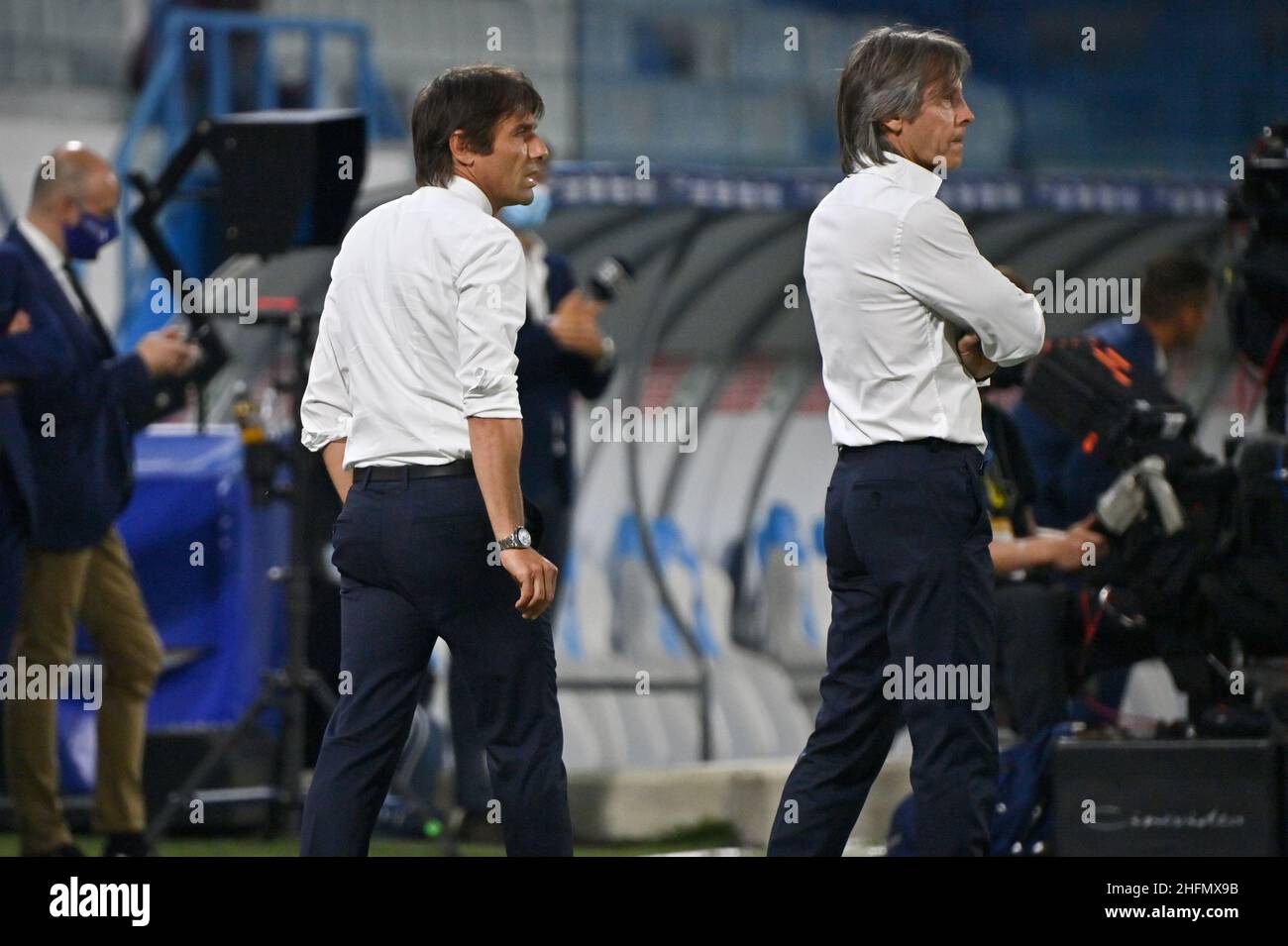 Massimo Paolone/LaPresse 16 luglio 2020 Ferrara, Italia sport soccer Spal vs Inter - Campionato Italiano Calcio League A TIM 2019/2020 - Stadio Paolo Mazza nella foto: Antonio Conte (FC Internazionale Milano) e Gabriele Orientali Foto Stock