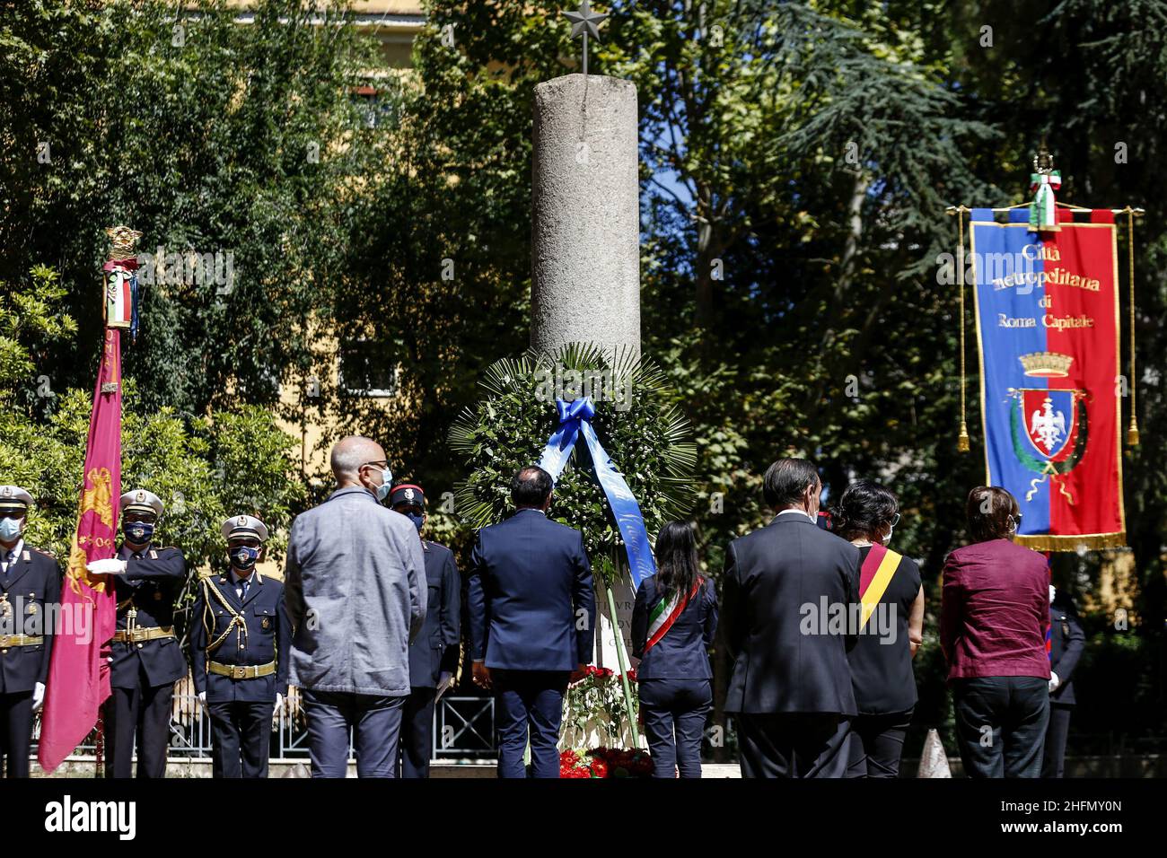 Cecilia Fabiano/LaPresse Luglio 19 , 2020 Roma (Italia) News Commemorazione del bombardamento di San Lorenzo nella foto : la deposizione della corona del fiore Foto Stock