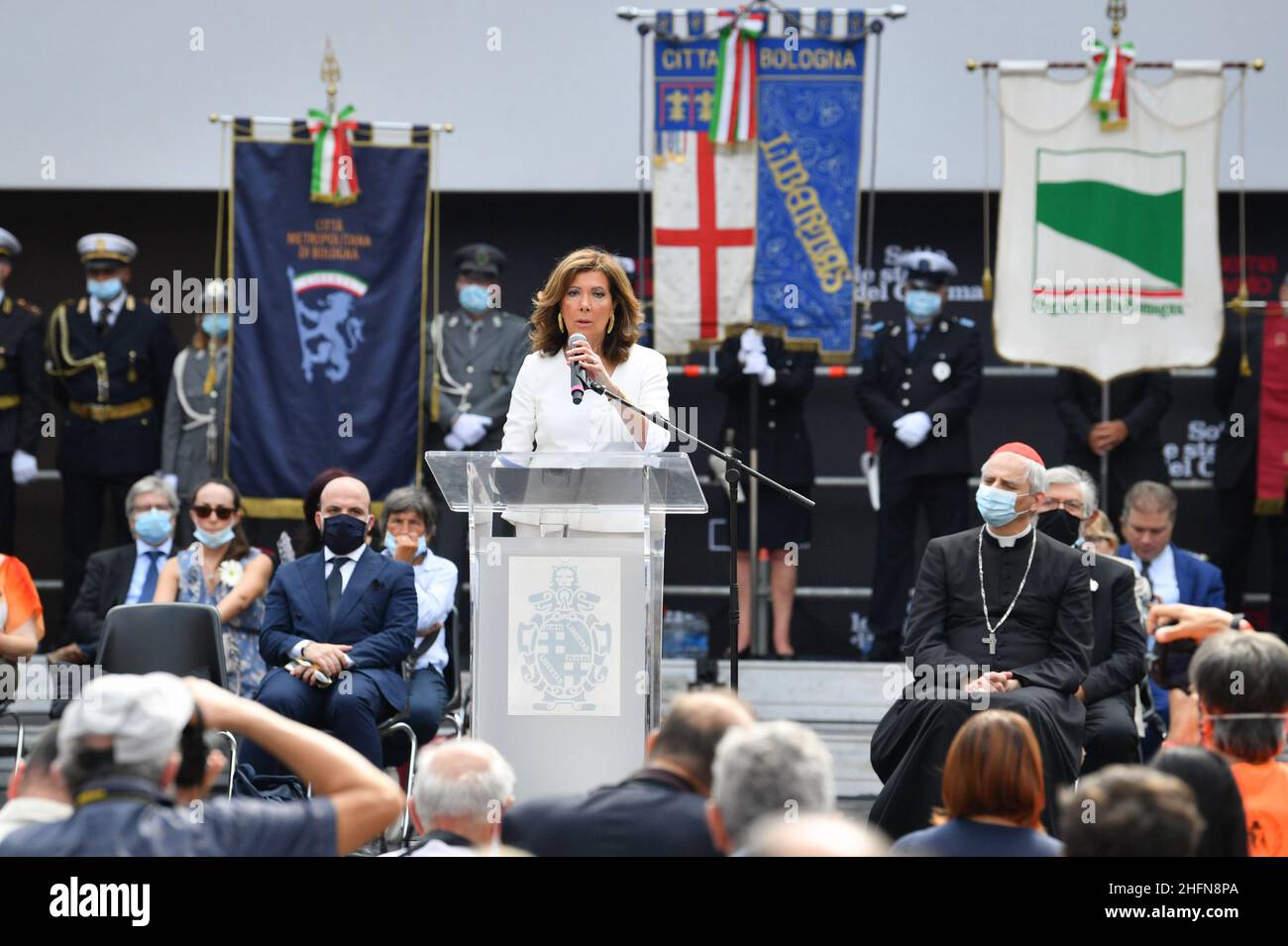 Massimo Paolone/LaPresse 2 agosto 2020 Bologna, Italia News 40th anniversario del massacro alla stazione di Bologna il 2 agosto 1980 nella foto: Maria Elisabetta Alberti Casellati durante la commemorazione in Piazza maggiore Foto Stock