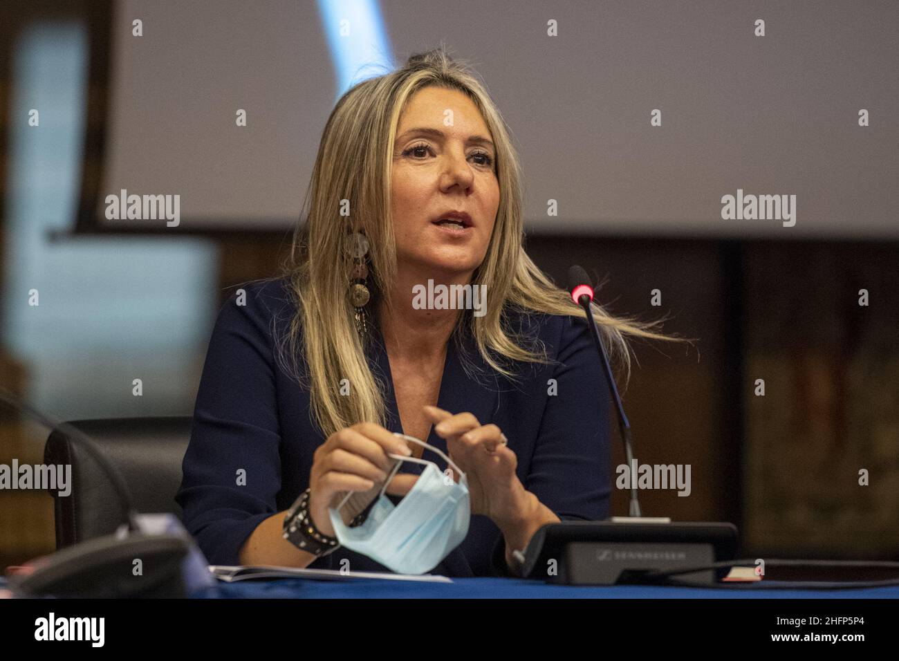 Foto Fabrizio Corradetti/LaPresse 01 ottobre 2020 Roma , Italia Sport Ciclismo Rai Viale Mazzini - Sala degli Arazzi Presentazione del palinsesto Rai per il giro d'Italia nella foto: Paola Marchesini&#xa0;&#x2013; Direttore Rai Radio2Photo Fabrizio Corradetti/LaPresse 01 ottobre 2020 Roma , Italia Sport CyclingRai televisione presenta il programma del canale per l'edizione 2020 del giro d&#x2019;Italia. Foto Stock