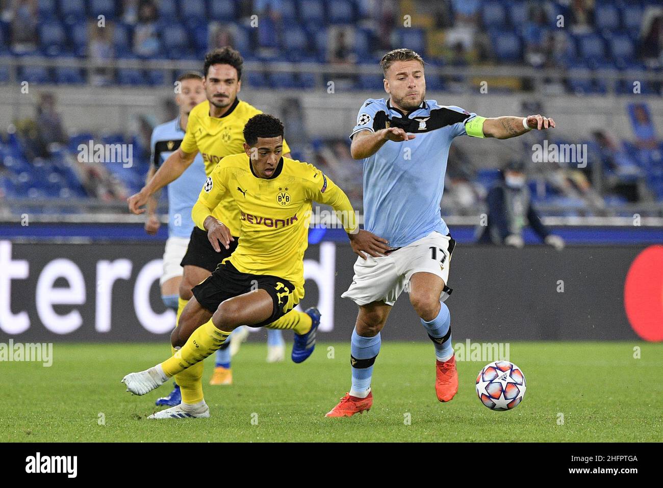 Fabrizio Corradetti - LaPresse Ottobre 20st Roma (Italia) Sport Soccer Lazio - Borussia Dortmund UEFA Champions League 2020-2021 - Stadio Olimpico di Roma nella foto: Ciro immobile (Lazio) Jadon Sancho (Borussia Dortmund) Foto Stock