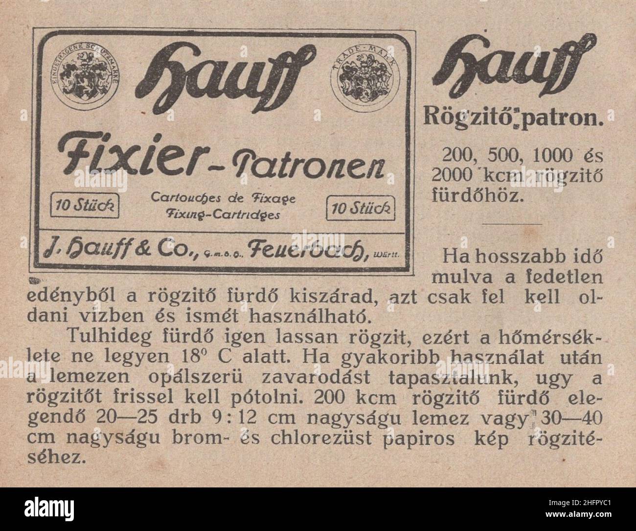 Libro di fotografia antica e rara in lingua ungherese ' Kézikönyv J. Hauff & Co, GmbH Felierbach Württemberg. Fotócikkeinek használatához. Második kiadás.' Questo marchio e catalogo è dal 1910s come Austro-Ungarico korona la valuta. Tutti i prodotti sono realizzati dalla Hauff e che è promosso qui in questo libro con descrizione e ricetta!. Alcuni di loro riccamente illustrati. Cartuccia di montaggio Rögzítő Patron használíti utasítással / con istruzioni per l'uso. Autorizzazioni-diritti-aggiuntivi-non disponibili Foto Stock