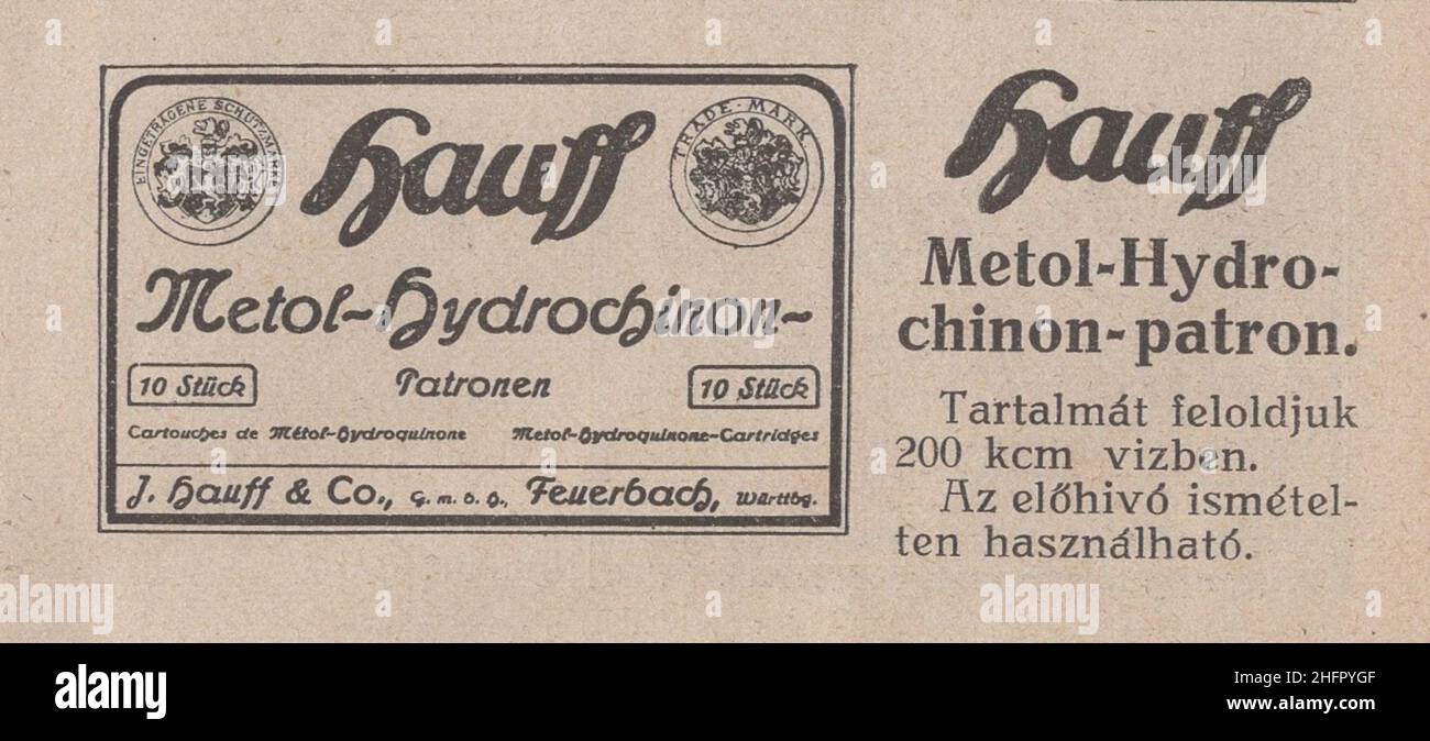 Libro di fotografia antica e rara in lingua ungherese ' Kézikönyv J. Hauff & Co, GmbH Felierbach Württemberg. Fotócikkeinek használatához. Második kiadás.' Questo marchio e catalogo è dal 1910s come Austro-Ungarico korona la valuta. Tutti i prodotti sono realizzati dalla Hauff e che è promosso qui in questo libro con descrizione e ricetta!. Alcuni di loro riccamente illustrati. Cartuccia Metol-Hydrochinon Patron használíti utasítással / Metol-Hydrochinon con istruzioni per l'uso ulteriori diritti-autorizzazioni-non disponibile Foto Stock
