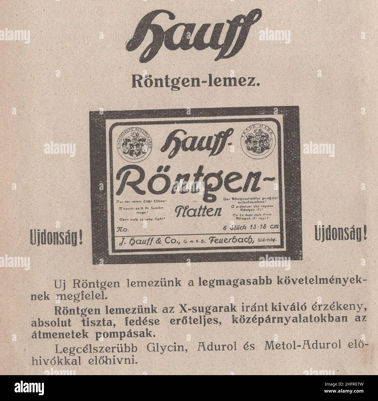 Libro di fotografia antica e rara in lingua ungherese ' Kézikönyv J. Hauff & Co, GmbH Felierbach Württemberg. Fotócikkeinek használatához. Második kiadás.' Questo marchio e catalogo è dal 1910s come Austro-Ungarico korona la valuta. Tutti i prodotti sono realizzati dalla Hauff e che è promosso qui in questo libro con descrizione e ricetta!. Alcuni di loro riccamente illustrati. Röngten-lemez / X-ray plate Additional-Rights-clearences-not available Foto Stock
