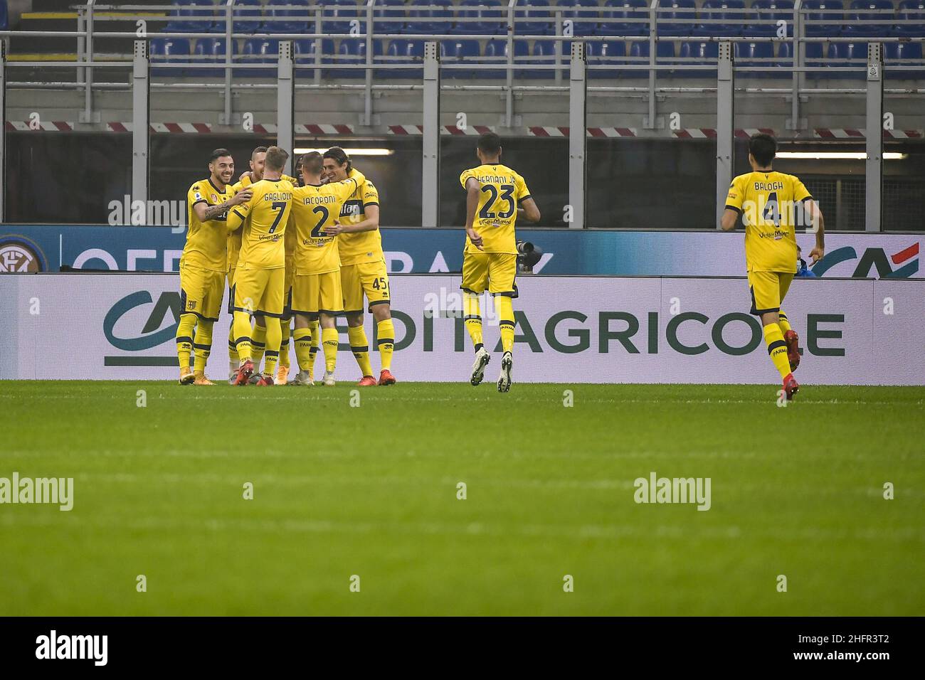 Marco Alpozzi/LaPresse 31 ottobre 2020 Milano, Italia sport soccer Inter Vs Parma - Campionato Italiano Calcio League A TIM 2020/2021 - Stadio Giuseppe Meazza nella foto: Gervinho festeggia il traguardo Foto Stock