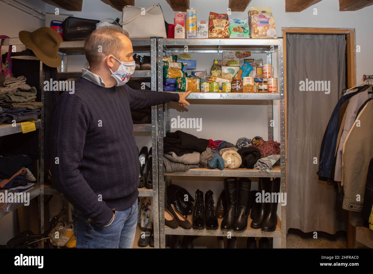 Venezia Ennio Zane, il proprietario della Tabaccheria che ha ideato l'angolo del riuso solido. Filippo Ciappi/LaPresse Foto Stock