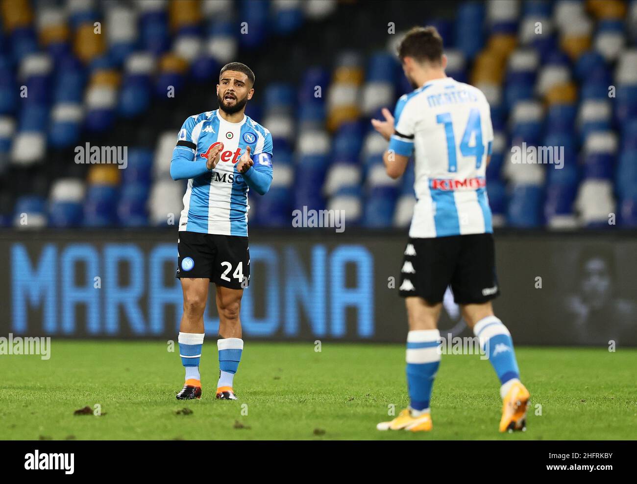 Alessandro Garofalo/LaPresse 29 novembre 2020 Napoli, Italia sport soccer Napoli vs Roma - Campionato Italiano Calcio League A TIM 2020/2021 - Stadio San Paolo. Nella foto: Lorenzo insegna Napoli Foto Stock