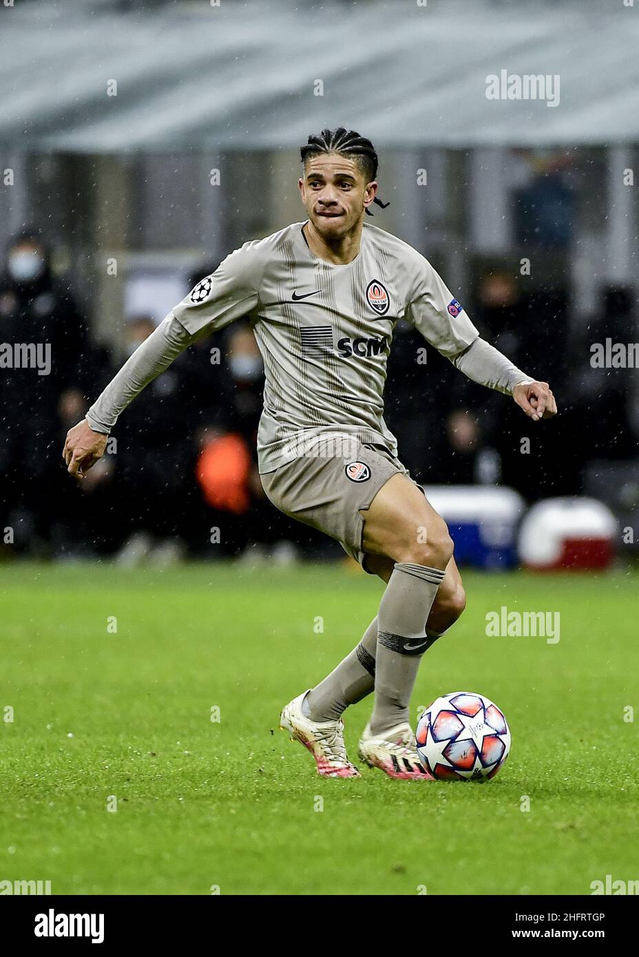 LaPresse/Marco Alpozzi 09 dicembre 2020 Milano (Italia) sport soccer Inter Vs Shakhtar Donetsk - Champions League Group Stage - Gruppo B - Stadio Giuseppe Meazza nella foto: Taison (Shakhtar Donetsk); Foto Stock