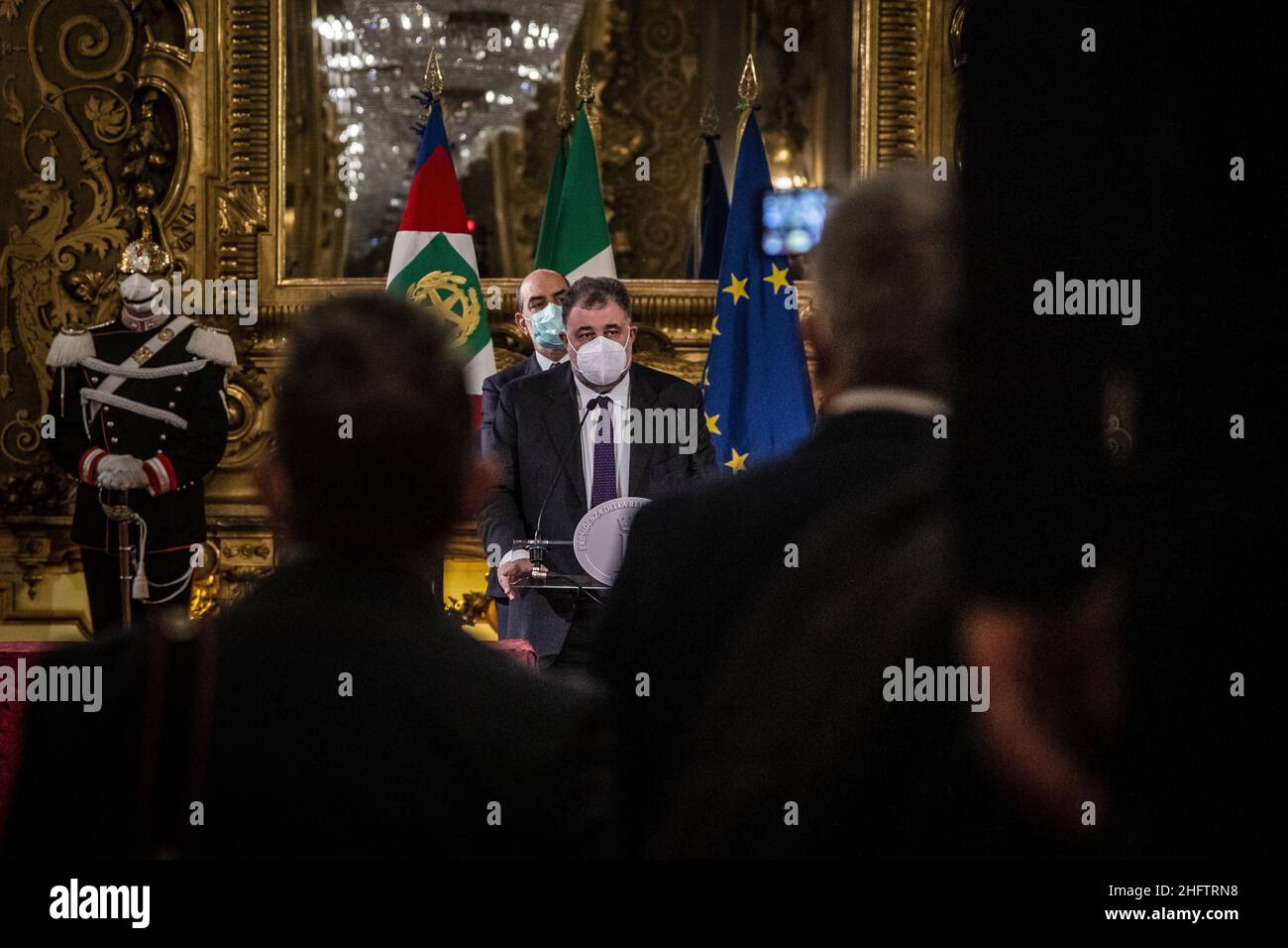 Foto POOL/LaPresse 28 gennaio 2021 Roma, Italia Politica Quirinale - secondo giorno di consulenza con i leader del governo e dell'opposizione. Nella foto: Il gruppo lamentare di liberi e uguali - Federico FornaroPhoto POOL/LaPresse 28 gennaio 2021 Roma (Italia) Politica Palazzo del Quirinale - seconda giornata di consultazioni con i leader dei partiti di governo e di opposizione. Nella foto: Il gruppo parlamentare di liberi e uguali - Federico Fornaro Foto Stock