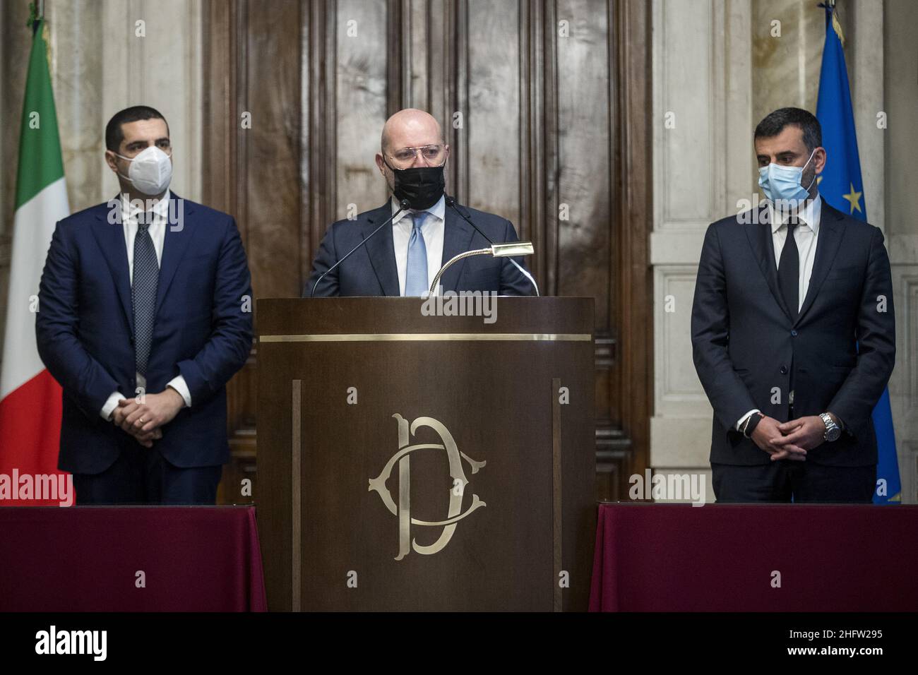 Foto Roberto Monaldo / LaPresse 10-02-2021 Roma Politica Camera dei deputati - Consultazioni del presidente del Consiglio incaricato Mario Draghi nella foto Michele De Pascale, Antonio De Caro, Stefano Bonaccini 10-02-2021 Roma (Italia) Camera dei deputati - le consultazioni del primo Ministro designano Mario Draghi nella foto Michele De Pascale, Antonio De Caro, Stefano Bonaccini Foto Stock