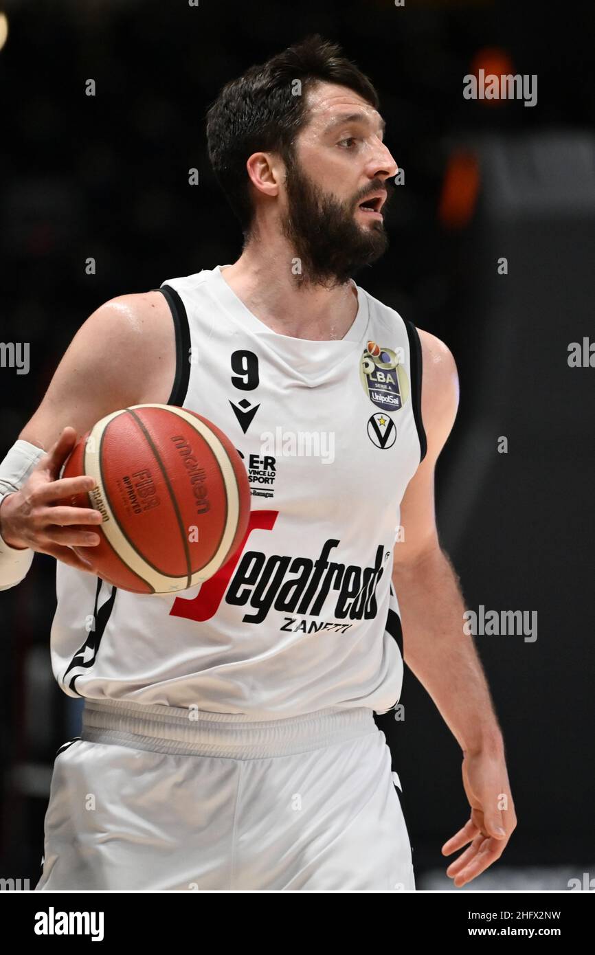 Massimo Paolone/LaPresse 28 marzo 2021 Bologna, Italia sport basket Virtus Bologna vs Fortitudo Bologna - LBA Serie A UnipolSai - Virtus Arena nella foto: Stefan Markovic (Virtus Segafredo Bologna) guarda avanti Foto Stock