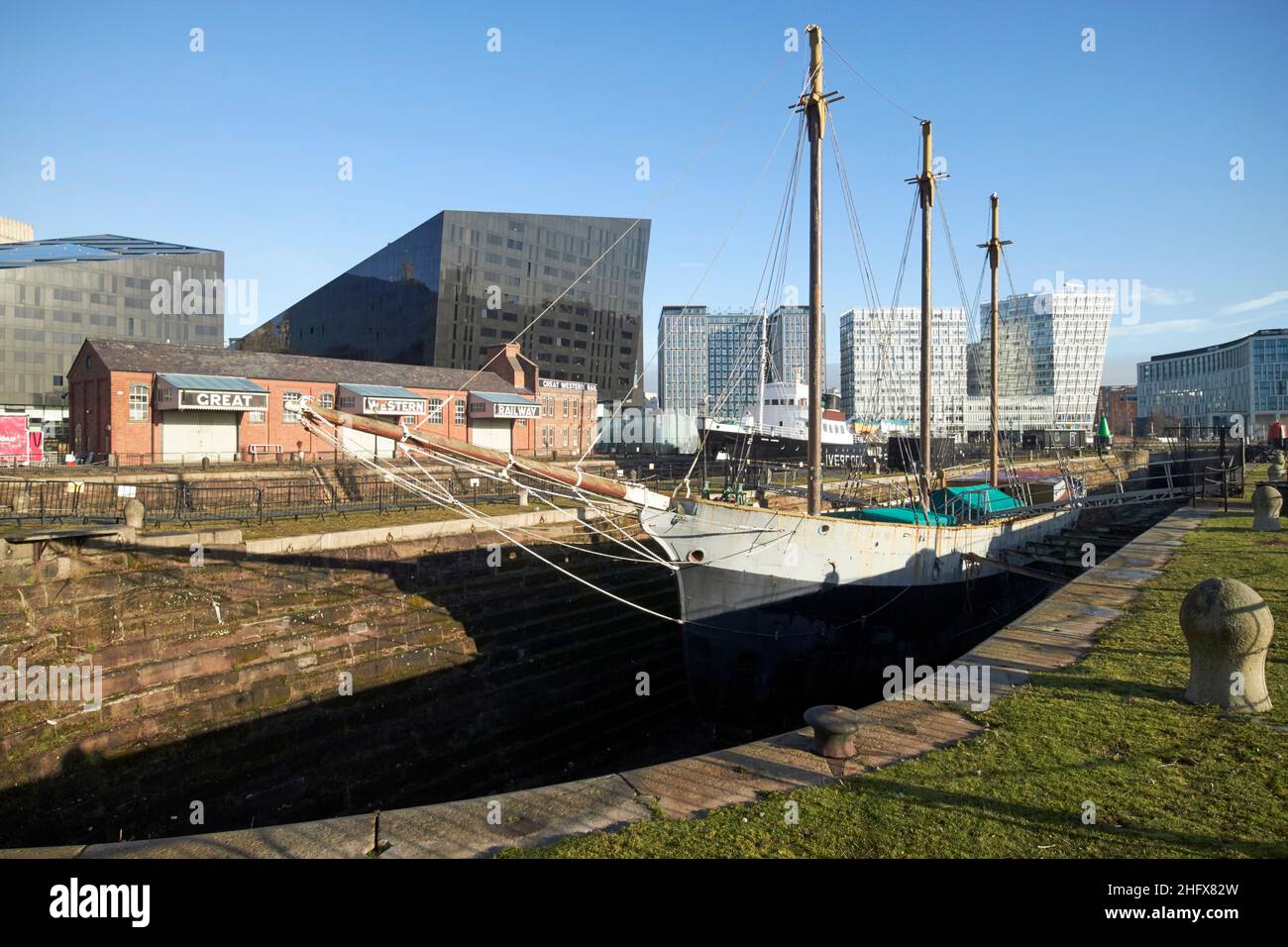 Canning Graving dock no.2 con schooner de wadden merseyside Maritime Museum Liverpool Inghilterra UK Foto Stock