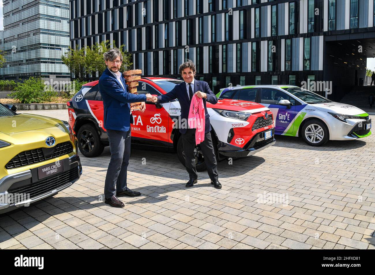 Gian Mattia D’Alberto - LaPresse 2021-04-21 Milano, Italia Sport Toyota ha rinnovato un importante accordo con RCS Sport, organizzatore del prestigioso giro d’Italia, che si avvicina ora alla sua edizione 104th. Nella foto: Urbano Cairo, Luigi Ksawery Luca’ Foto Stock