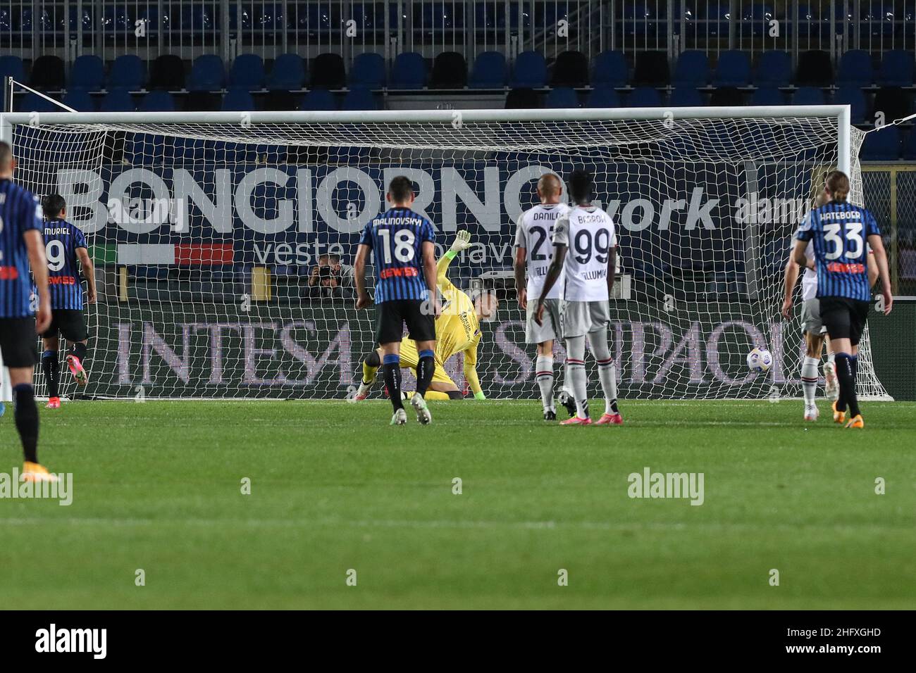 Stefano Nicoli/LaPresse 25-04-2021 Sport Soccer Atalanta vs Bologna Serie A Tim 2020/2021 Gewiss Stadium nella foto Luis Muriel segna l'obiettivo 2-0 Foto Stock