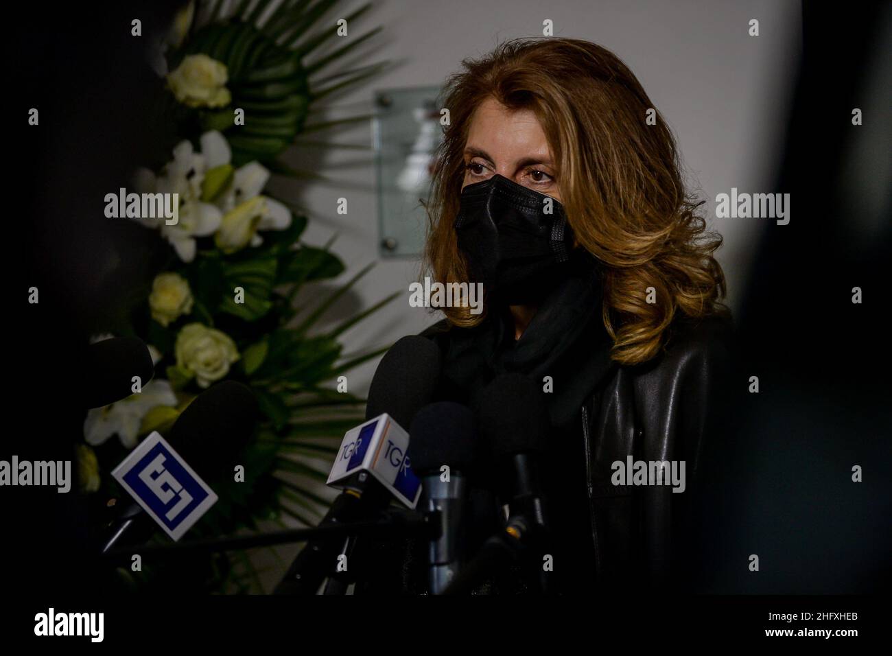 LaPresse - Claudio Furlan 27 Aprile 2021 - Milano (Italia) il salone funebre di Milva al piccolo Teatro Strehler nella foto: Figlia Martina Corniati Foto Stock