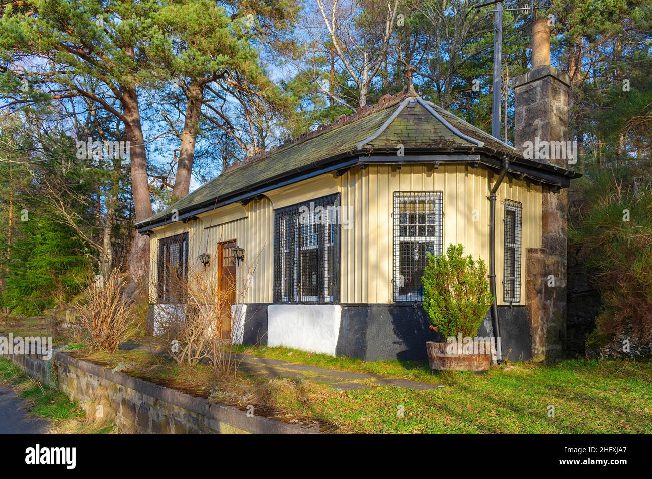 CAMBUS O MAY ROYAL DEESIDE ABERDEENSHIRE SCOZIA LA VECCHIA SALA D'ATTESA FERROVIARIA Foto Stock